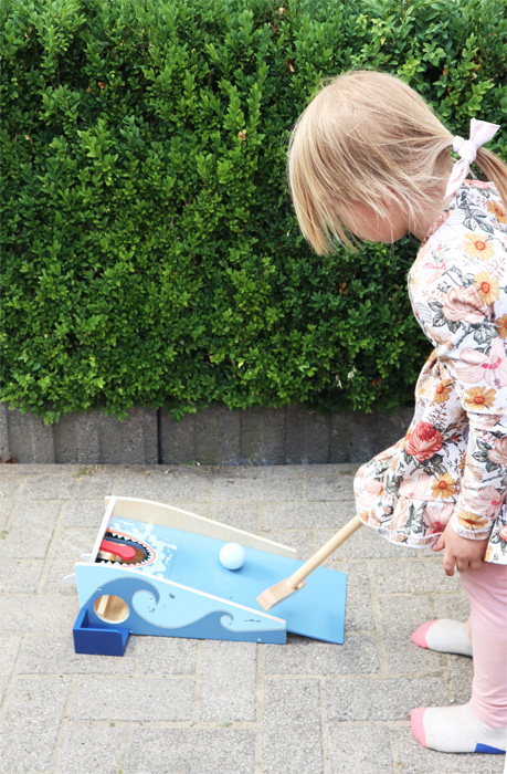 11588_small_foot_Minigolf_Shark_Attack_Bloggerbild_1 MINIGOLF SHARK ATTACK
