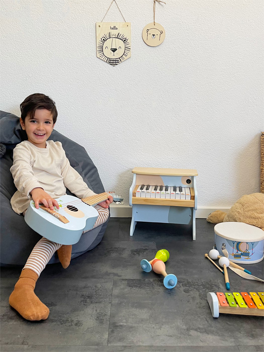 legler_small_foot_groovy_beats_bloggerbild_a Guitar "Groovy Beats"