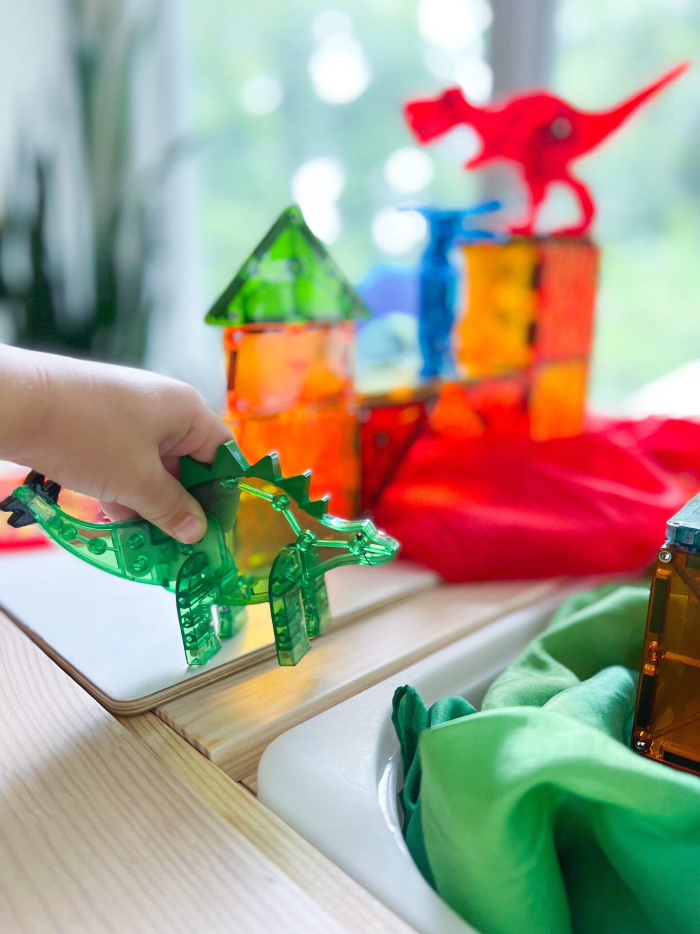 Dino World 40-Piece Set Magna-Tiles
