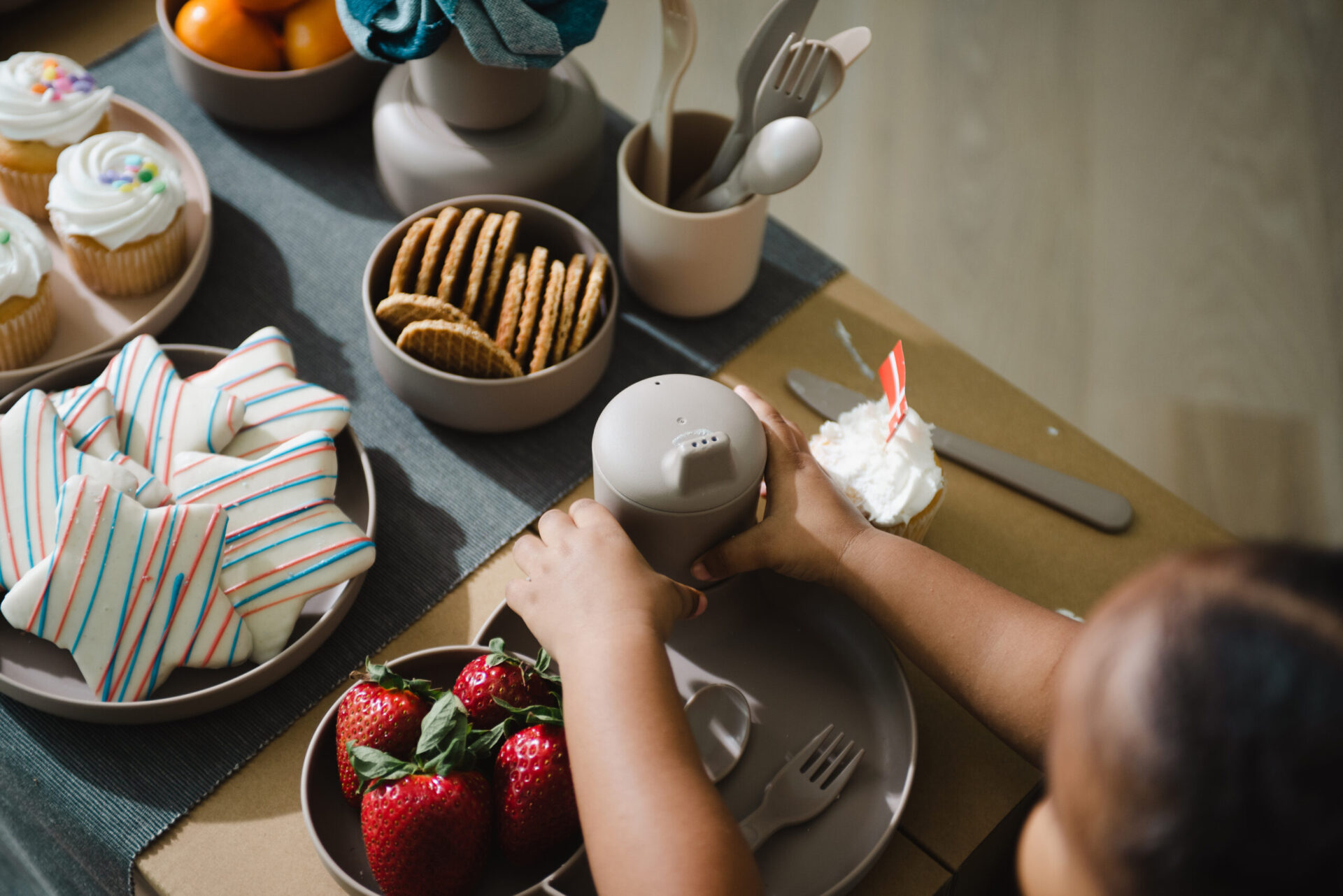 TINY BIOBASED DINNER GIFT SET - MOCCA