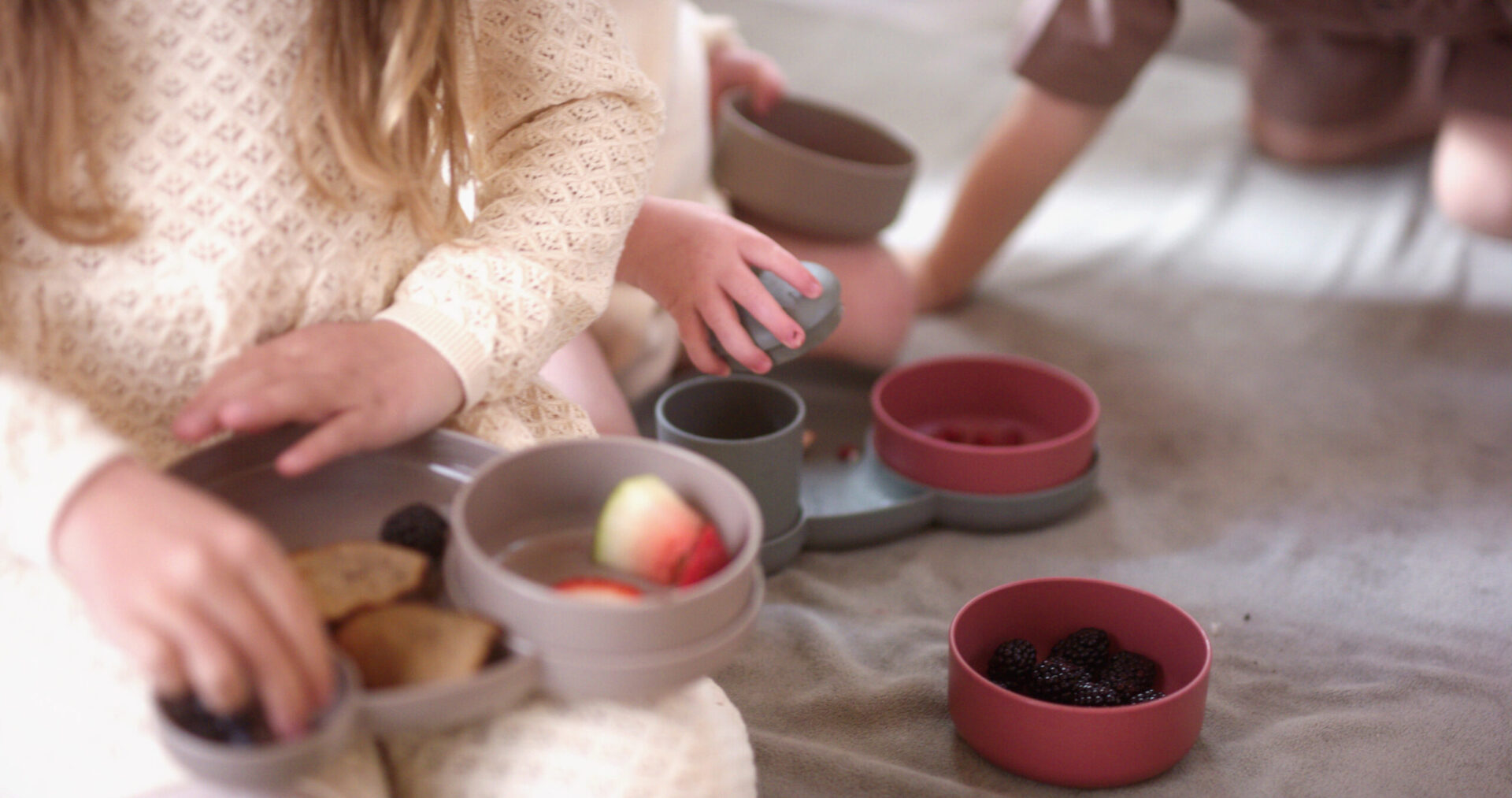 TINY BIOBASED DINNER GIFT SET - OLIVE